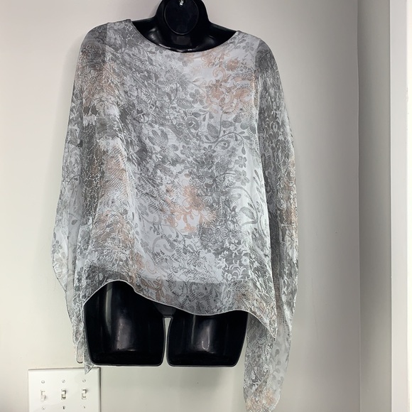 Le Marais Paris silk top - Picture 2 of 12